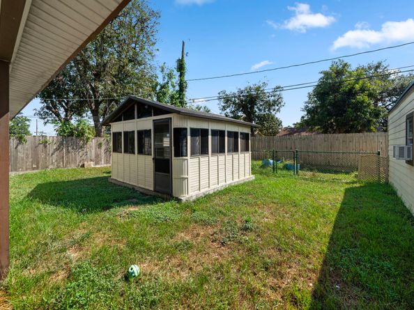 56 Wellford Street, Houston TX 77022