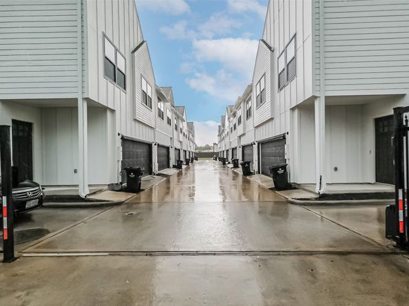 2353 Hoskins Drive, Houston TX 77080