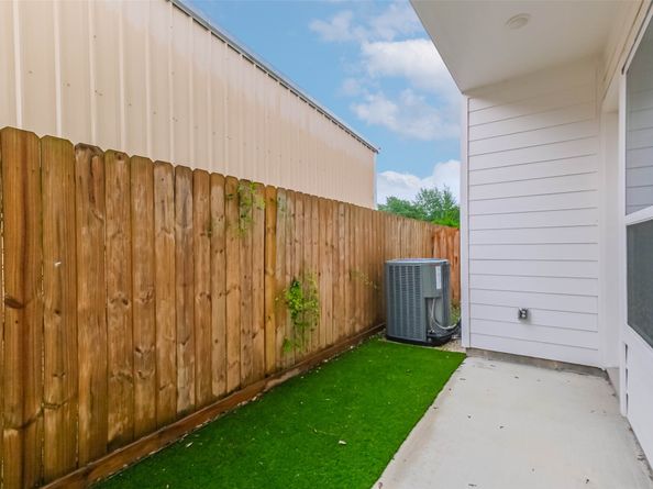 2353 Hoskins Drive, Houston TX 77080