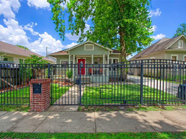 1020 Cortlandt Street, Houston TX 77008