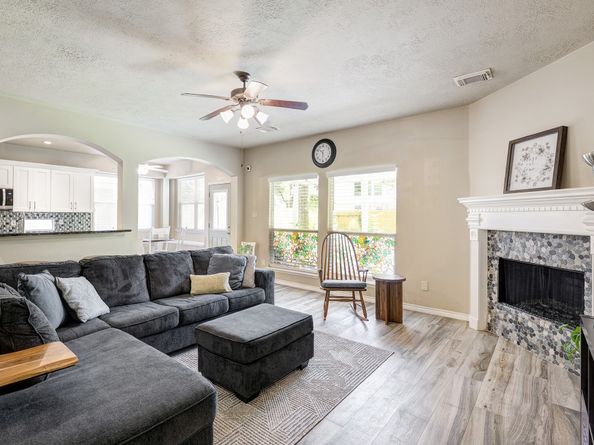 10 E Misty Dawn Drive, The Woodlands TX 77385
