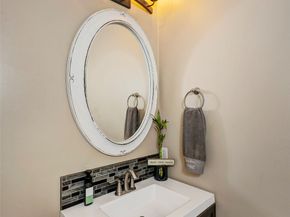 10 E Misty Dawn Drive, The Woodlands TX 77385