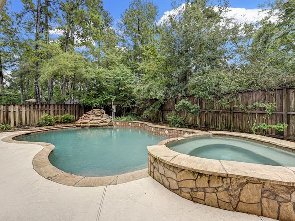 82 S Longsford Circle, The Woodlands TX 77382