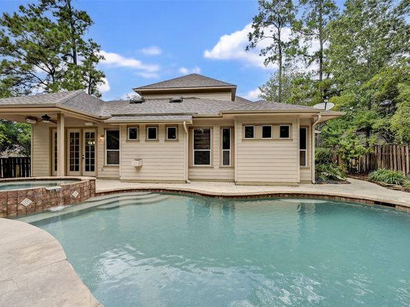 82 S Longsford Circle, The Woodlands TX 77382