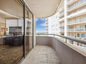 3525 Sage Road 1010, Houston TX 77056