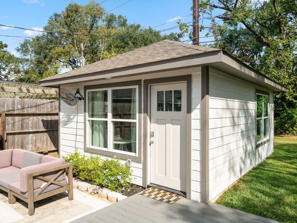 4626 Ella Boulevard, Houston TX 77018