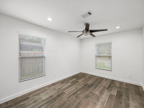 4626 Ella Boulevard, Houston TX 77018