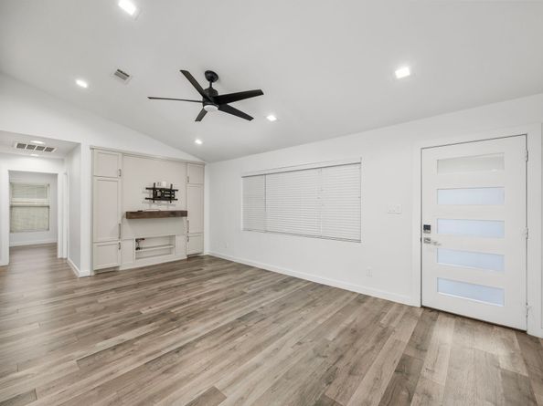 4626 Ella Boulevard, Houston TX 77018