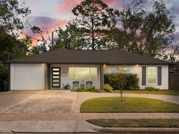 4626 Ella Boulevard, Houston TX 77018