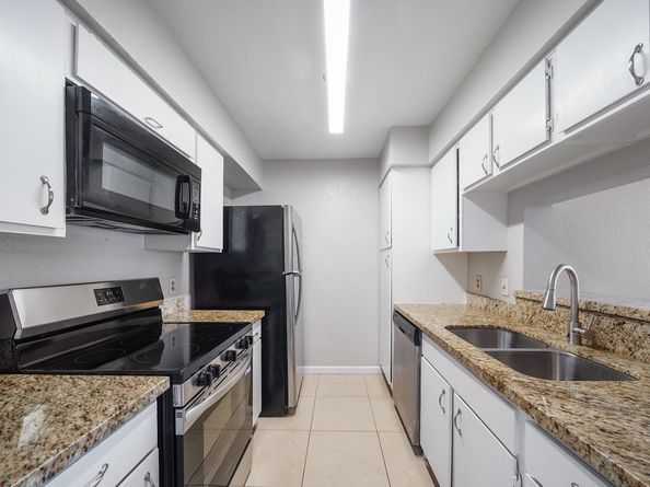 6633 W Airport Boulevard 1106, Houston TX 77035