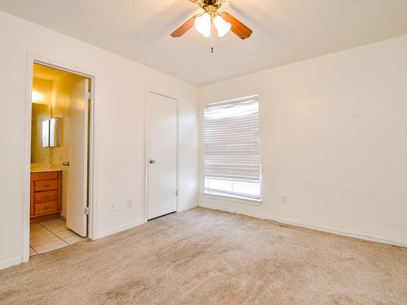 9350 Country Creek Drive 5, Houston TX 77036