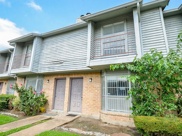 9350 Country Creek Drive 5, Houston TX 77036