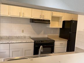 9350 Country Creek Drive 5, Houston TX 77036