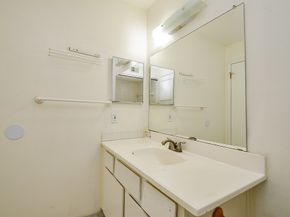 9350 Country Creek Drive 5, Houston TX 77036