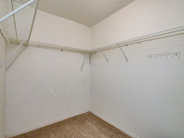 9350 Country Creek Drive 5, Houston TX 77036