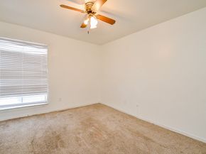 9350 Country Creek Drive 5, Houston TX 77036