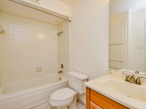 9350 Country Creek Drive 5, Houston TX 77036