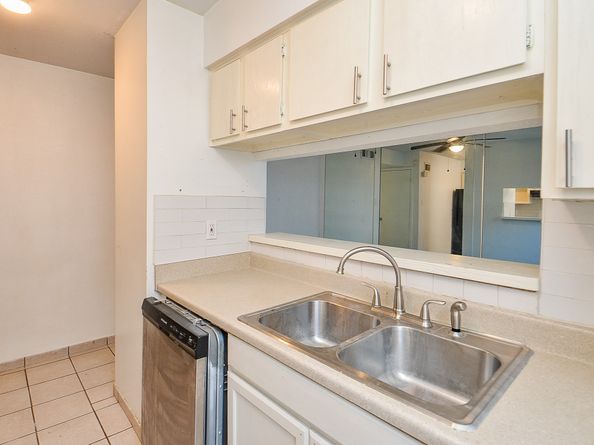 9350 Country Creek Drive 5, Houston TX 77036