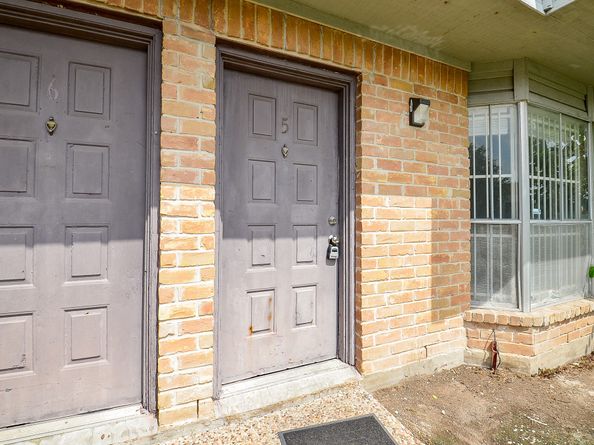 9350 Country Creek Drive 5, Houston TX 77036