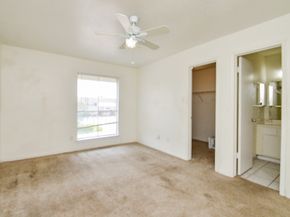9350 Country Creek Drive 5, Houston TX 77036