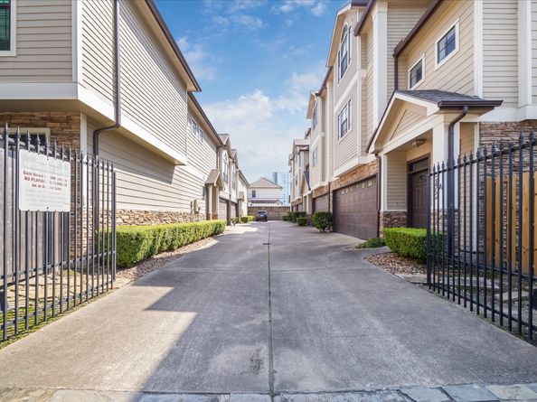 2402 Calumet Street C, Houston TX 77004