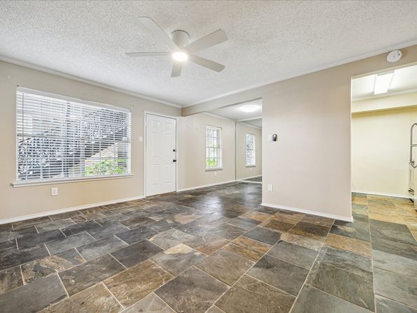 3131 Southwest Freeway C32, Houston TX 77098