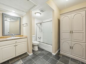 3131 Southwest Freeway C32, Houston TX 77098