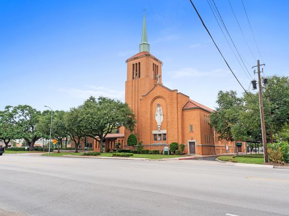 1511 Crockett Street B, Houston TX 77007