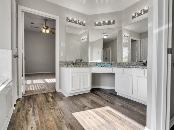 1271 El Camino Village Drive, Webster TX 77058