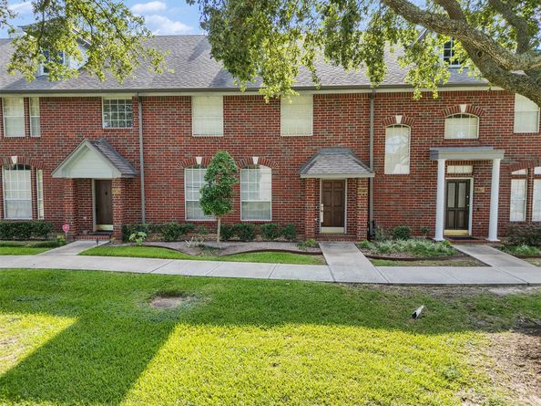 1271 El Camino Village Drive, Webster TX 77058