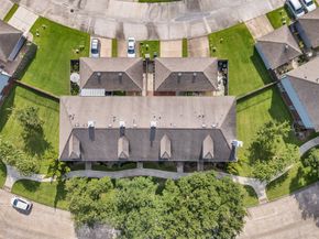 1271 El Camino Village Drive, Webster TX 77058