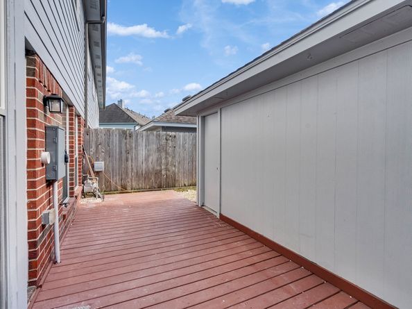 1271 El Camino Village Drive, Webster TX 77058