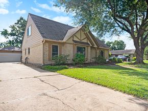 302 W Lochnell Drive, Houston TX 77062