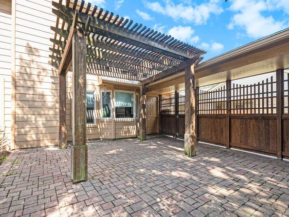 302 W Lochnell Drive, Houston TX 77062