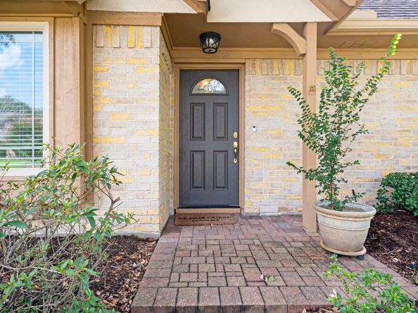 302 W Lochnell Drive, Houston TX 77062
