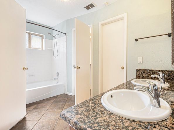 302 W Lochnell Drive, Houston TX 77062