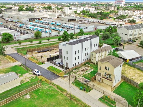 3116 Clay Street, Houston TX 77003