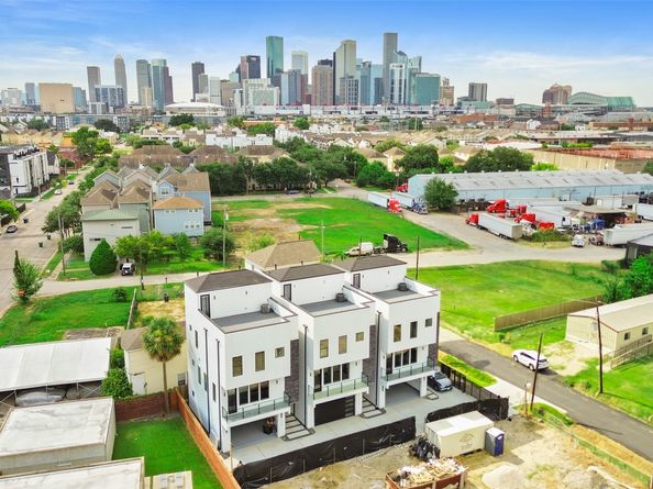 3116 Clay Street, Houston TX 77003