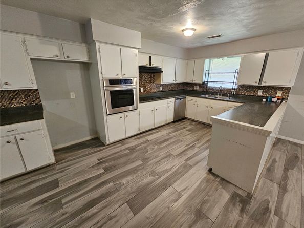 8322 Wynbrook Street, Houston TX 77061