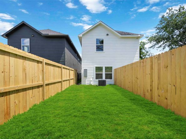 7504 Laura Koppe Road C/D, Houston TX 77028