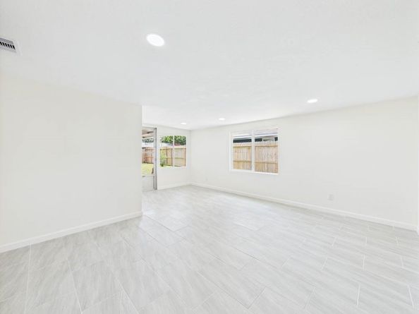 5025 De Milo Drive, Houston TX 77092