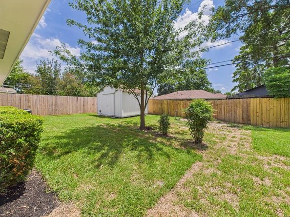 5025 De Milo Drive, Houston TX 77092