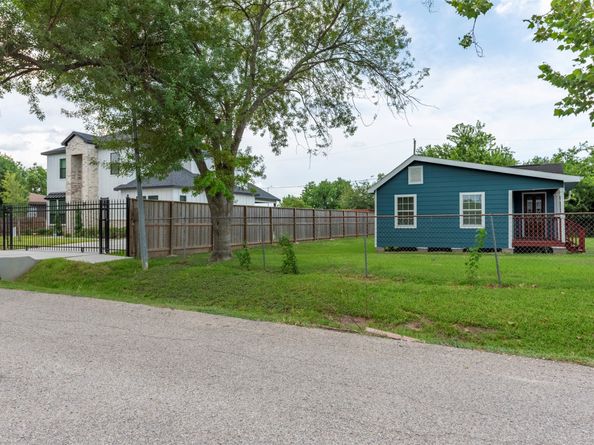 6228 Trescon Drive, Houston TX 77048