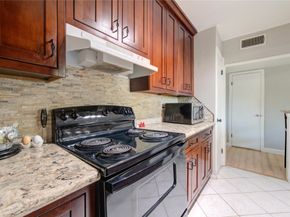 18218 Heritage Lane 8218, Houston TX 77058