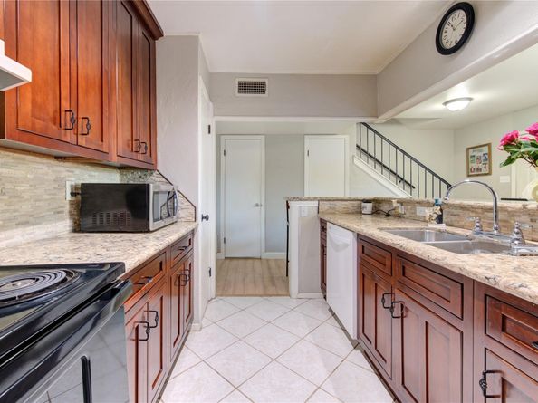 18218 Heritage Lane 8218, Houston TX 77058