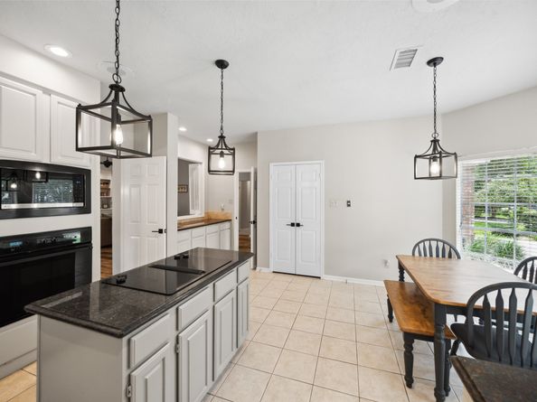 22 Poplar Hill Place, The Woodlands TX 77381