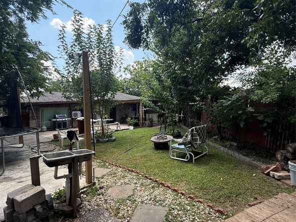 9018 Lazy River Lane, Houston TX 77088
