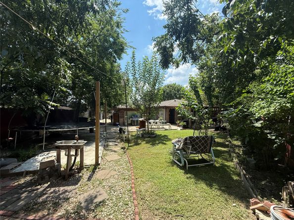 9018 Lazy River Lane, Houston TX 77088