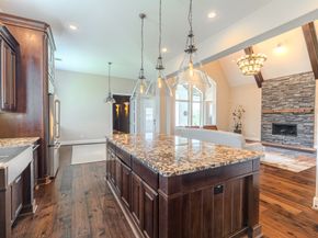 7 Brittany Rose Place, The Woodlands TX 77375
