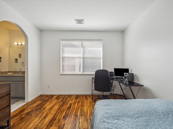 11522 Legend Manor Drive, Houston TX 77082